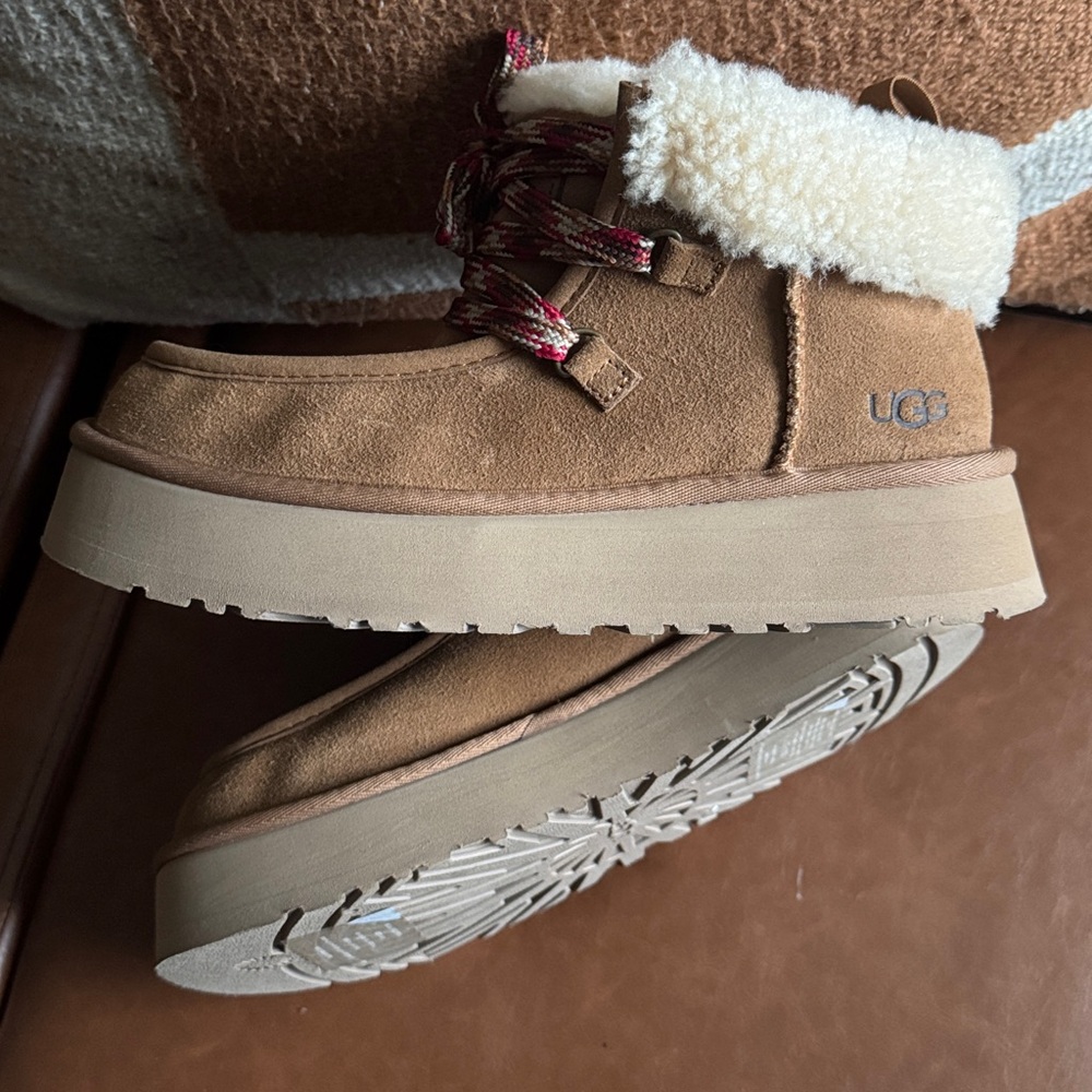 Women’s UGG Funkarra cabin
Cuff Boot - Chestnut - Picture 3 of 6